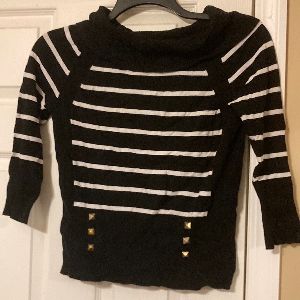 Cato’s Cute Black and White Sweater Blouse Half Sleeve Size Small